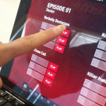 imagen de una laptop touch representando el pensamiento computacional y la gamificación